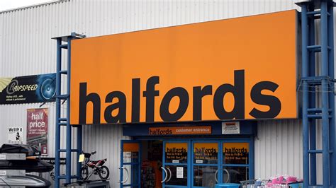 Halfords apologises after mechanic takes MOT car for 'test drive' - ITV ...