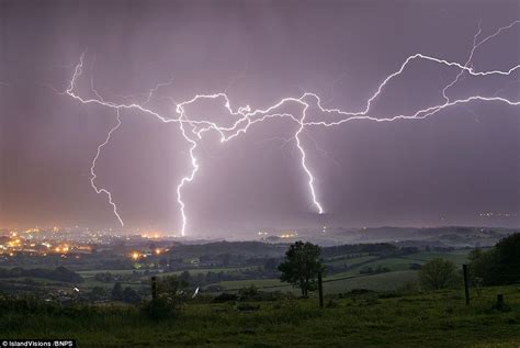 Thunders and lightning hit Britain 24 hours after hottest day of year ...