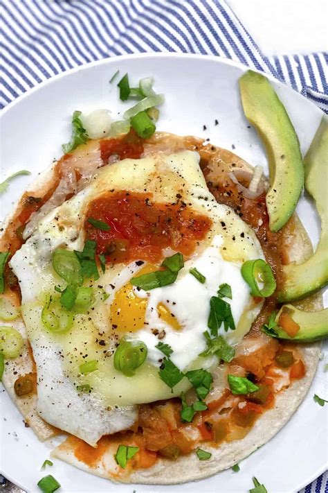 Easy Huevos Rancheros Recipe l Panning The Globe