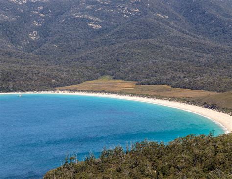 15 Best Beaches in Tasmania for a Relaxing Road Trip