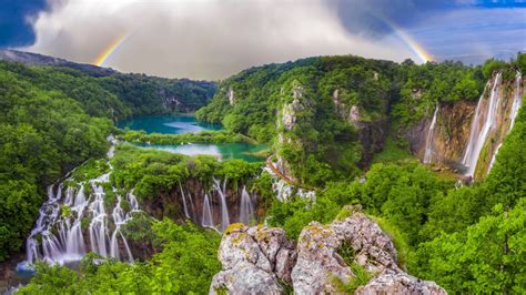 Plitvice Lakes National Park, Croatia | A Guide To The Amazing Lakes