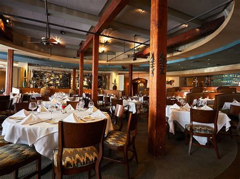 19 Best Restaurants in the New Orleans' French Quarter