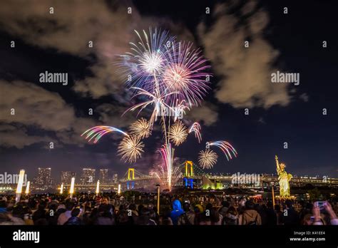 Fireworks at Tokyo Bay, Japan Stock Photo - Alamy