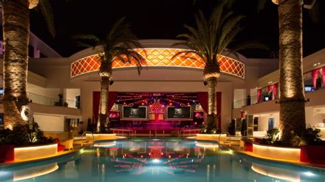 10 Best Hotels in Vegas for Couples for a Romantic Getaway