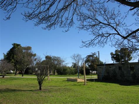 Moulamein Lakeside Caravan Park - Moulamein Area for tents and camping