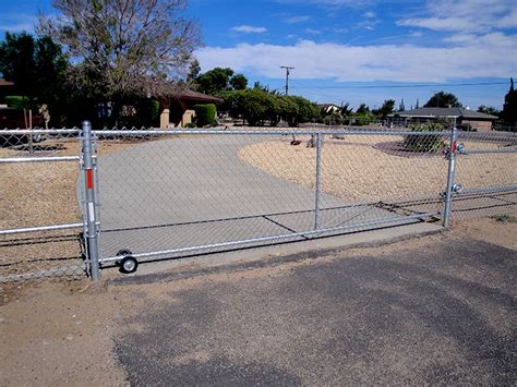 Chain Link Slide Gate Used in Industrial and Commercial Area