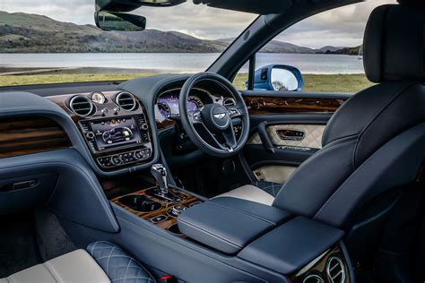 Bentley Bentayga Hybrid interior & comfort | DrivingElectric