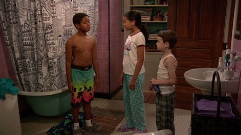 Image - Raven's Home - 1x01 - Baxters Back! - Booker, Nia and Levi.jpg ...