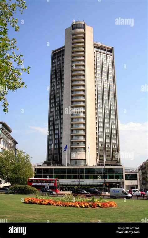 The Hilton Hotel in Park Lane London Stock Photo - Alamy