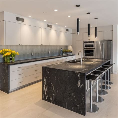 Modern Kitchen | Marble kitchen island, Interior design kitchen ...