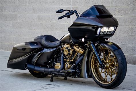 2019 HARLEY DAVIDSON ROAD GLIDE CUSTOM - "THE BLACKBIRD" - FAT 21 HOT ...