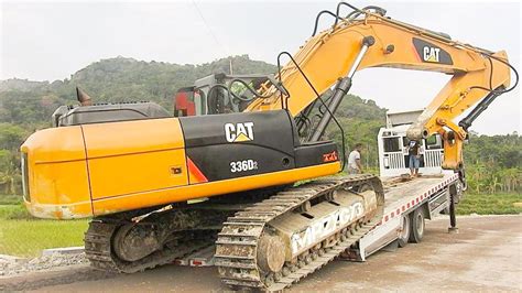 BIG Digger CAT 336D2 Excavator Moved Down The Hill By Quester Self ...