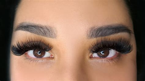 Your Guide To Russian Volume Lash Extensions