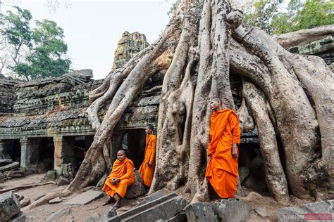 Matteo Colombo Travel Photography | Cambodia, Angkor Wat. Monks inside ...