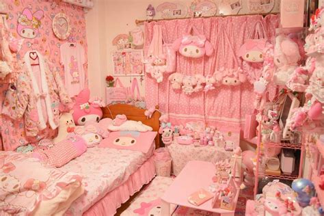 Pin by Mango on Interior Design | Hello kitty room decor, Kawaii ...