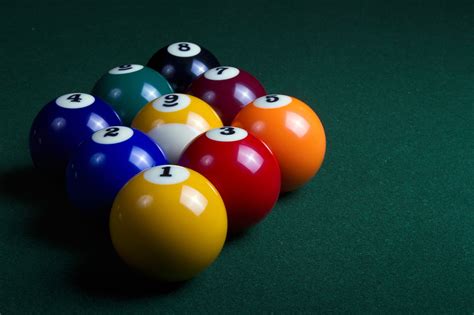 What are the Different Numbers and Colors of Pool Balls?