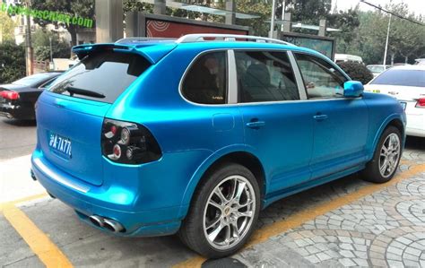 Porsche Cayenne is matte baby blue in China