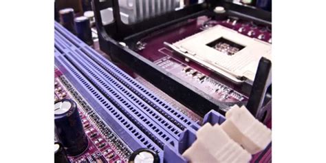 DIMM Slots: What Are They And Why They Matter? | WhatsaByte