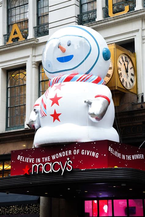 Photos: See The Most Beautiful Christmas Holiday Windows in NYC | New ...