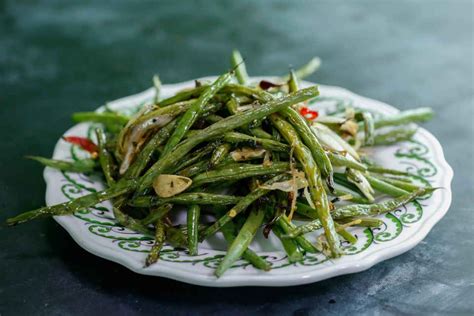 Spicy Herb-Roasted Haricots Verts | Recipes, Green beans, Food