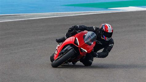 First Ride: 2020 Ducati Panigale V2