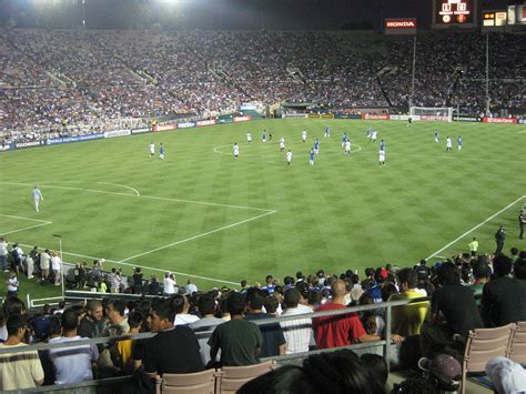 Rose Bowl soccer returns: Galaxy to host ManU - Soccer Stadium Digest