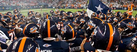 UTSA photo of the day: Roadrunner football gets rowdy