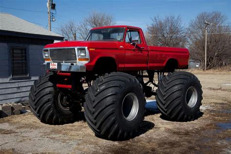 Pin by Heidi Brown on Cars Trucks Etc | Monster trucks, Lifted trucks ...