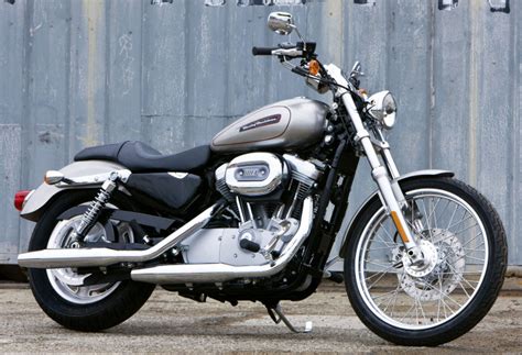 Harley-Davidson XL 883 C Sportster Custom 2001 - Fiche moto - MOTOPLANETE