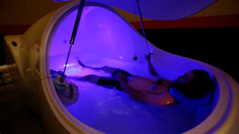 Sensory deprivation tank benefits: Effects and risks