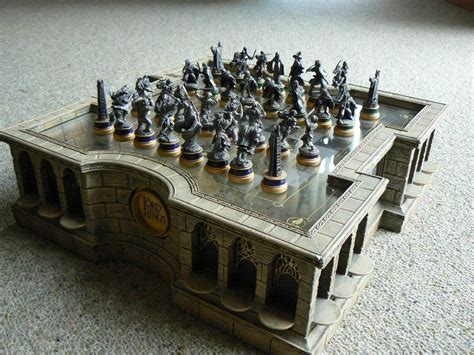 The Lord of the Rings Chess Set | Chess set, Lord of the rings, Chess