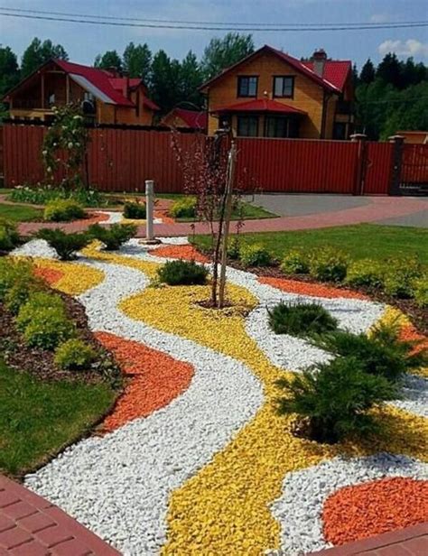 Decorative Wood Chip Materials, Colorful Contemporary Landscaping Ideas