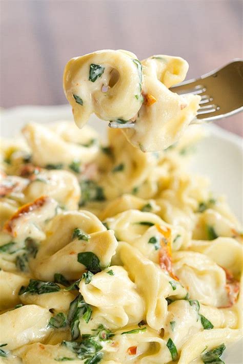 Tortellini with Spinach and Sun-Dried Tomatoes in a Garlic-Parmesan ...