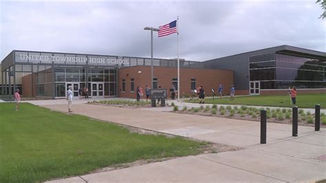 United Township High School students honor fallen veterans with music ...