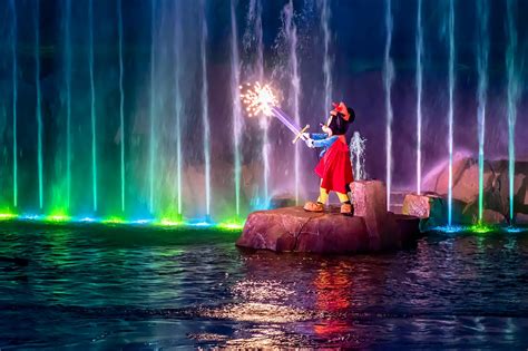 Fantasmic! Orlando - Live-Action Show at Disney's Hollywood Studios ...