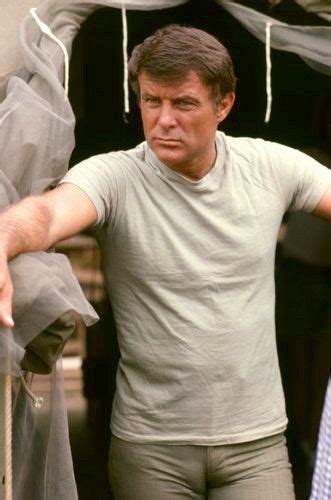 Robert Conrad on the set of the TV show "Baa Baa Black Sheep." | Robert ...