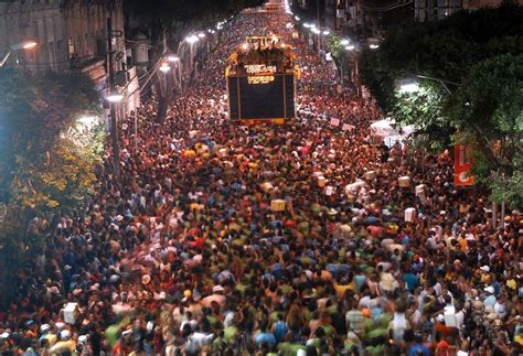 Carnaval em Salvador da Bahia, mais de 1 milhão de pessoas a curtir ...