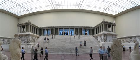 File:Pergamon Museum Berlin p1.jpg - Wikimedia Commons