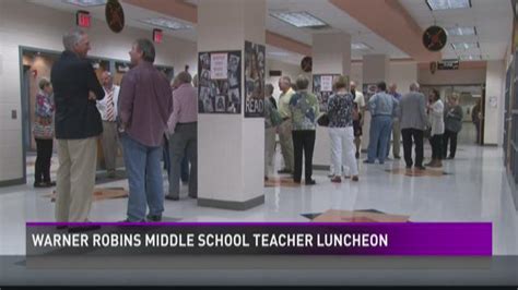 Retired Warner Robins Middle School teachers reunite | 13wmaz.com