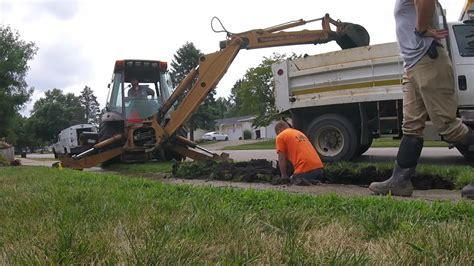 Water main break repair - YouTube