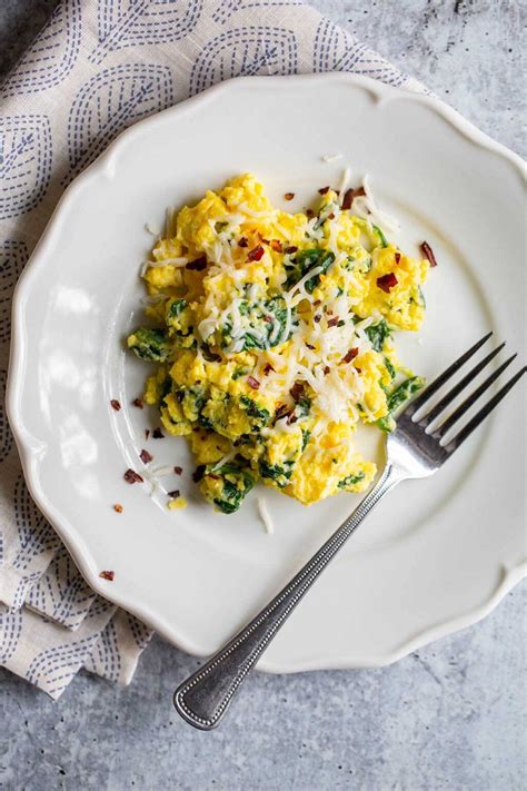 Scrambled Eggs with Spinach - Food Banjo