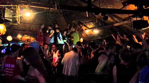 Vang Vieng Nightlife: Sakura bar Vang Vieng centre - YouTube