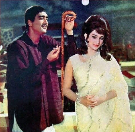 Saira Banu in Padosan | Retro Indian Movie Looks : r/BollywoodFashion