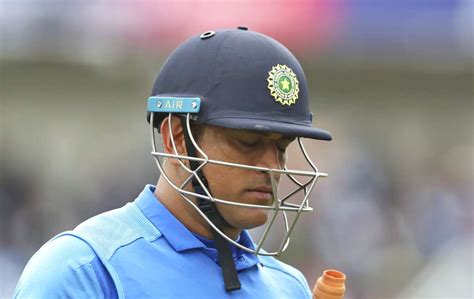 Fan dies after MS Dhoni run-out during India-New Zealand semi-final ...