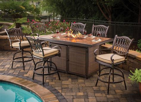 60 Gorgeous Fire Pit Ideas and DIYs | Fire pit table set, Patio, Patio set