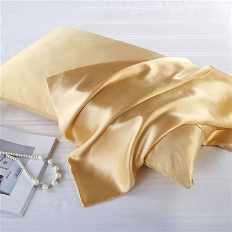 Satin vs Silk Pillowcase for Hair: Know the Difference