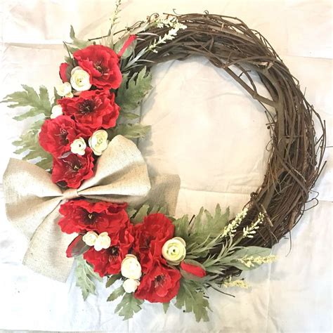 READY TO SHIP Red Poppy Wreath With Little White Ranunculus | Etsy ...