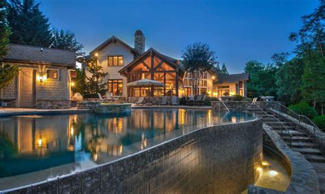 $2.85 Million Lakefront Home In New London, NC | Homes of the Rich