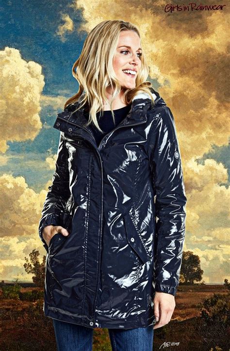 Shiny Raincoat | Regenkleidung, Regenmantel, Regenjacke