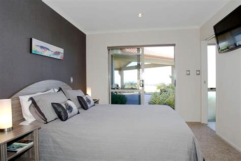 Napier Bed and Breakfast, Nature Lodges 34165, Napier, New Zealand ...